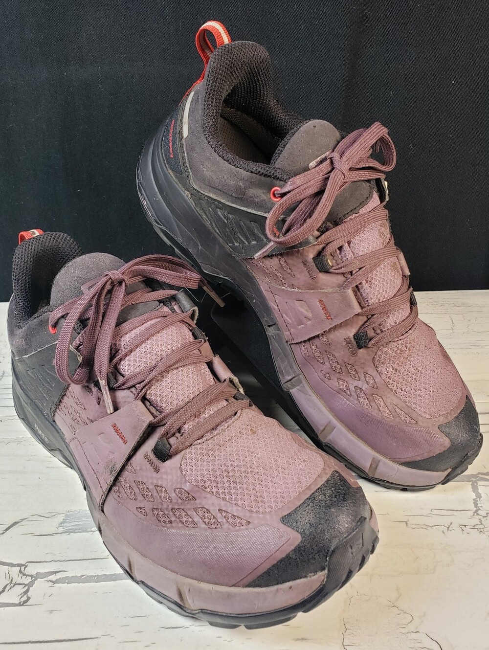 Salomon Odyssey GTX Hiking Shoes in Purple/ Black Colorway - Women's size 7